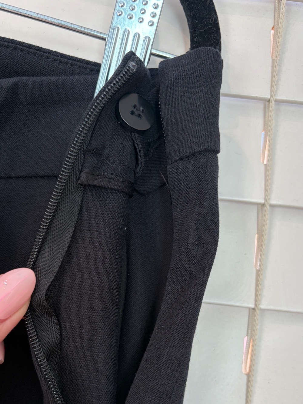 Talbots Black Chatham Scallop Hem Crop Pants - Picture 3 of 5